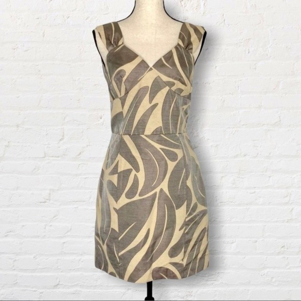 Women's Size 6 Walter Baker Brocade Print Short Structured Dress